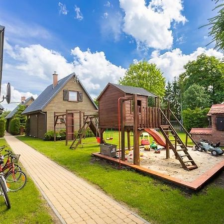Caloroczne Domki Nad Morzem I Jeziorem Jezierzany Luaran gambar