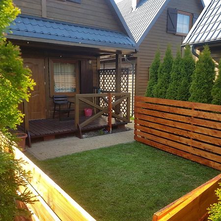 Caloroczne Domki Nad Morzem I Jeziorem Jezierzany Luaran gambar